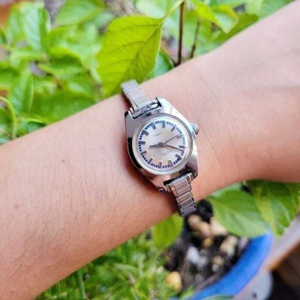 Vintage Timex Classic Electric Silver & Navy Blue… - image 2