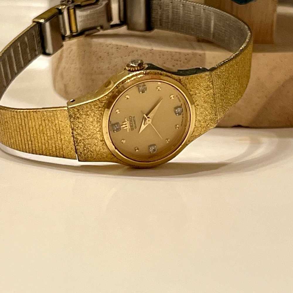 Seiko Vintage Womens Watch Gold Classic Round Qua… - image 4