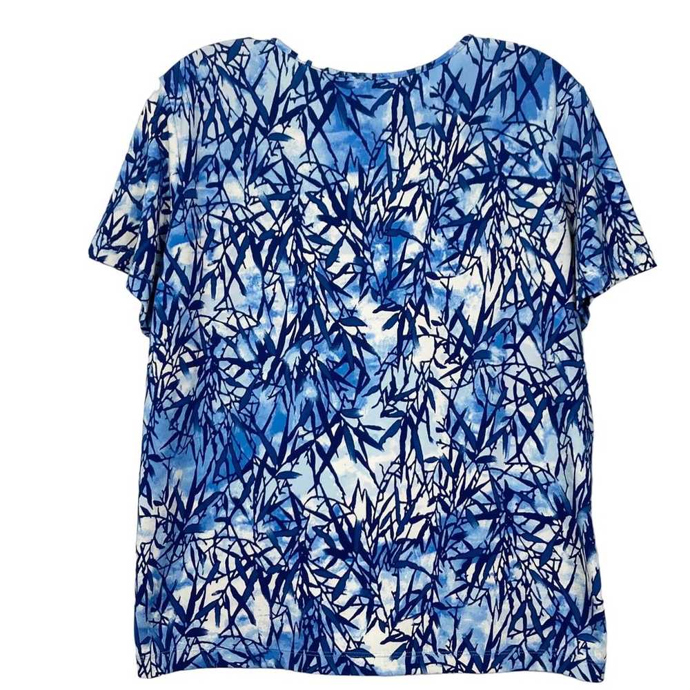 NWOT NIKKI Top M Blue White Leaf Print Pleated Sh… - image 2