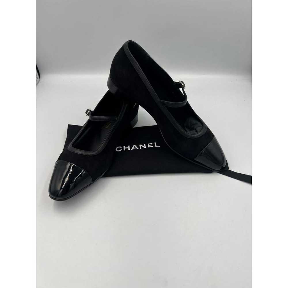 Chanel Mary Janes patent leather ballet flats - image 10