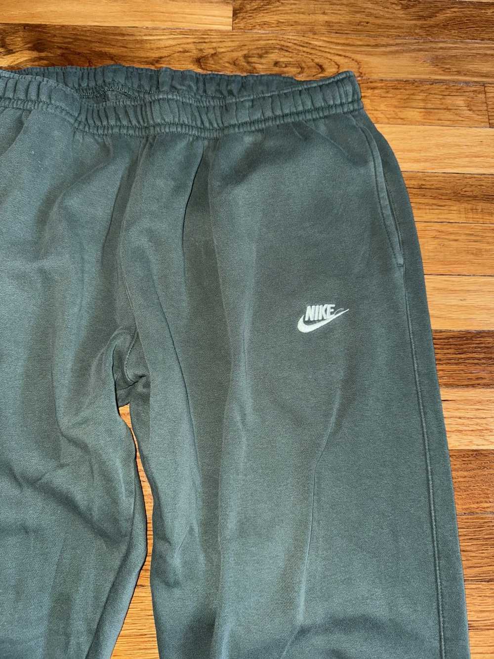 Nike Club fleece sweatpants - image 3