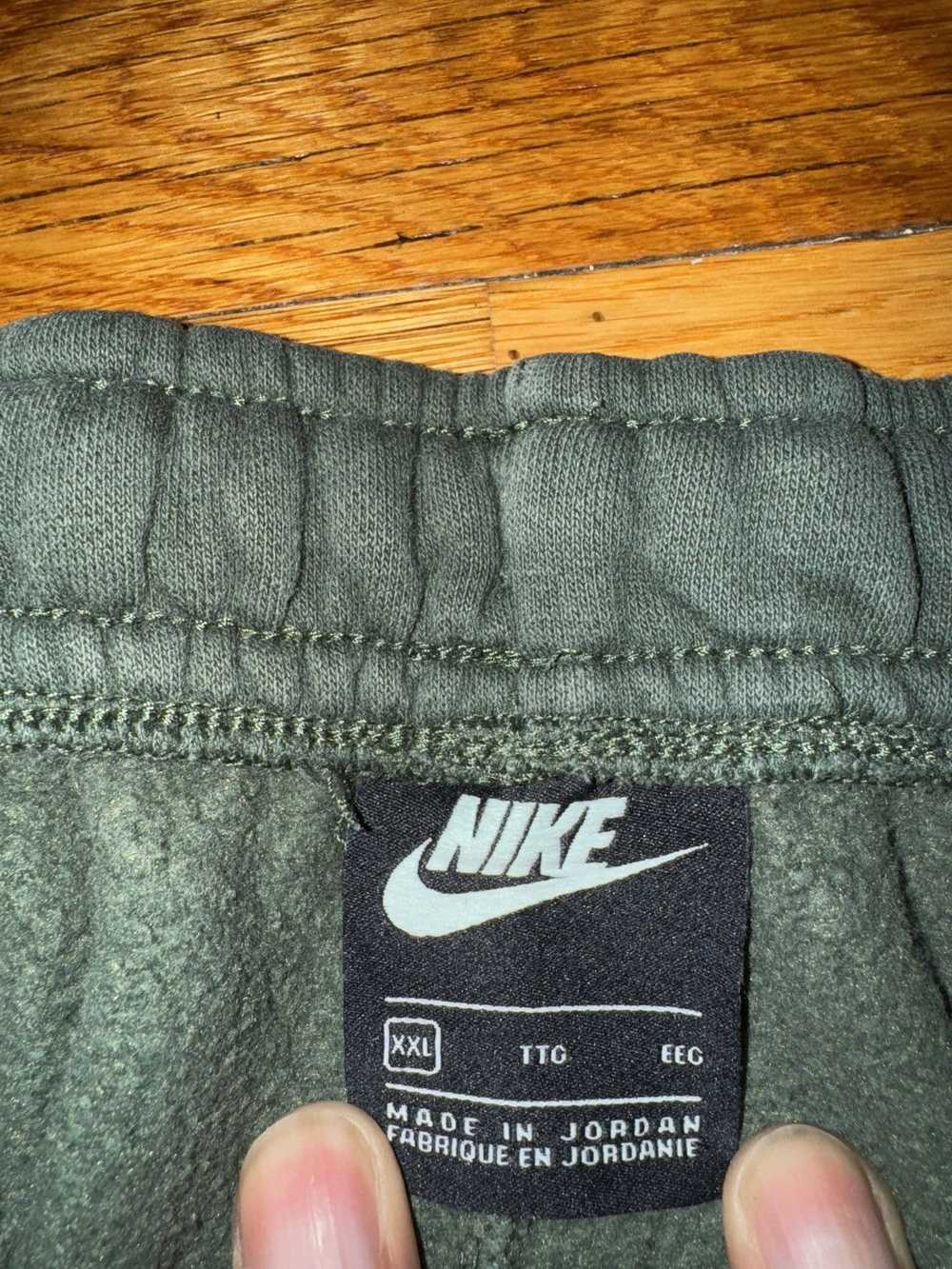 Nike Club fleece sweatpants - image 4