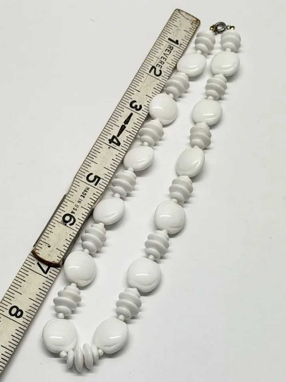 Vintage white plastic beaded necklace - image 3