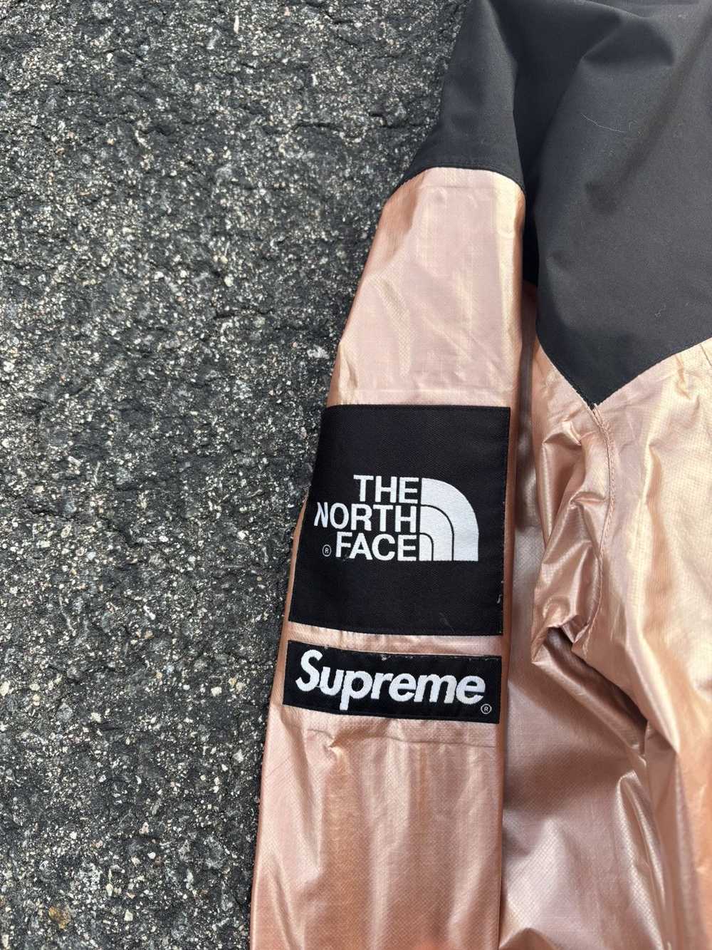 Hype × Supreme × The North Face Supreme X The Nor… - image 2