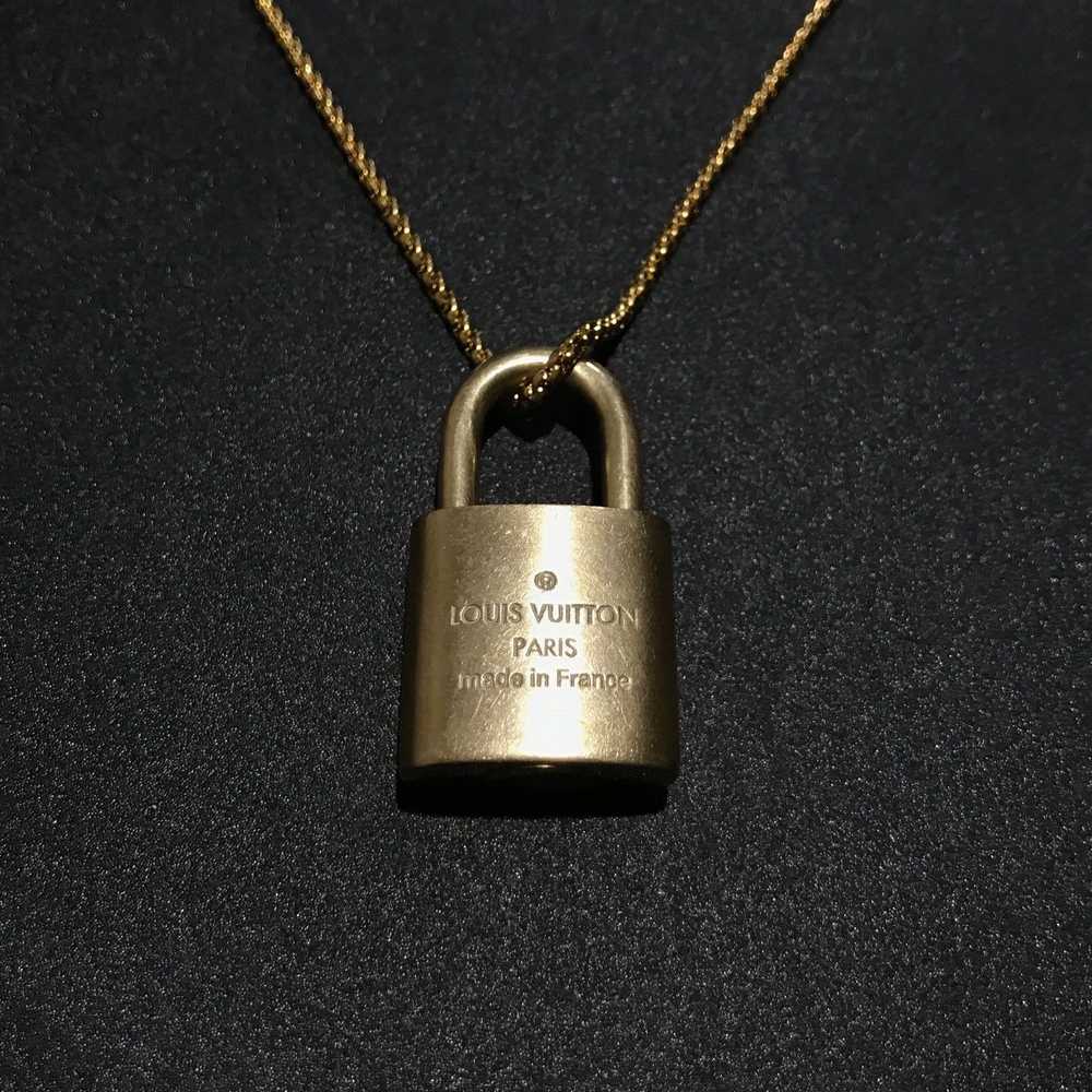 Louis Vuitton Louis Vuitton Lock & Gold Necklace - image 3