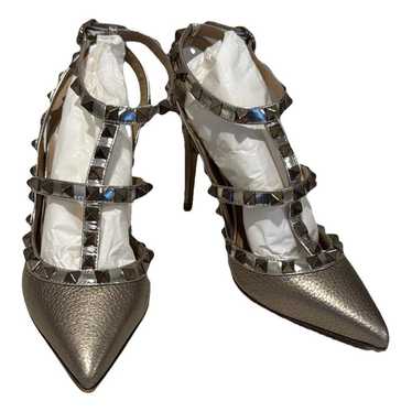 Valentino Garavani Rockstud leather heels