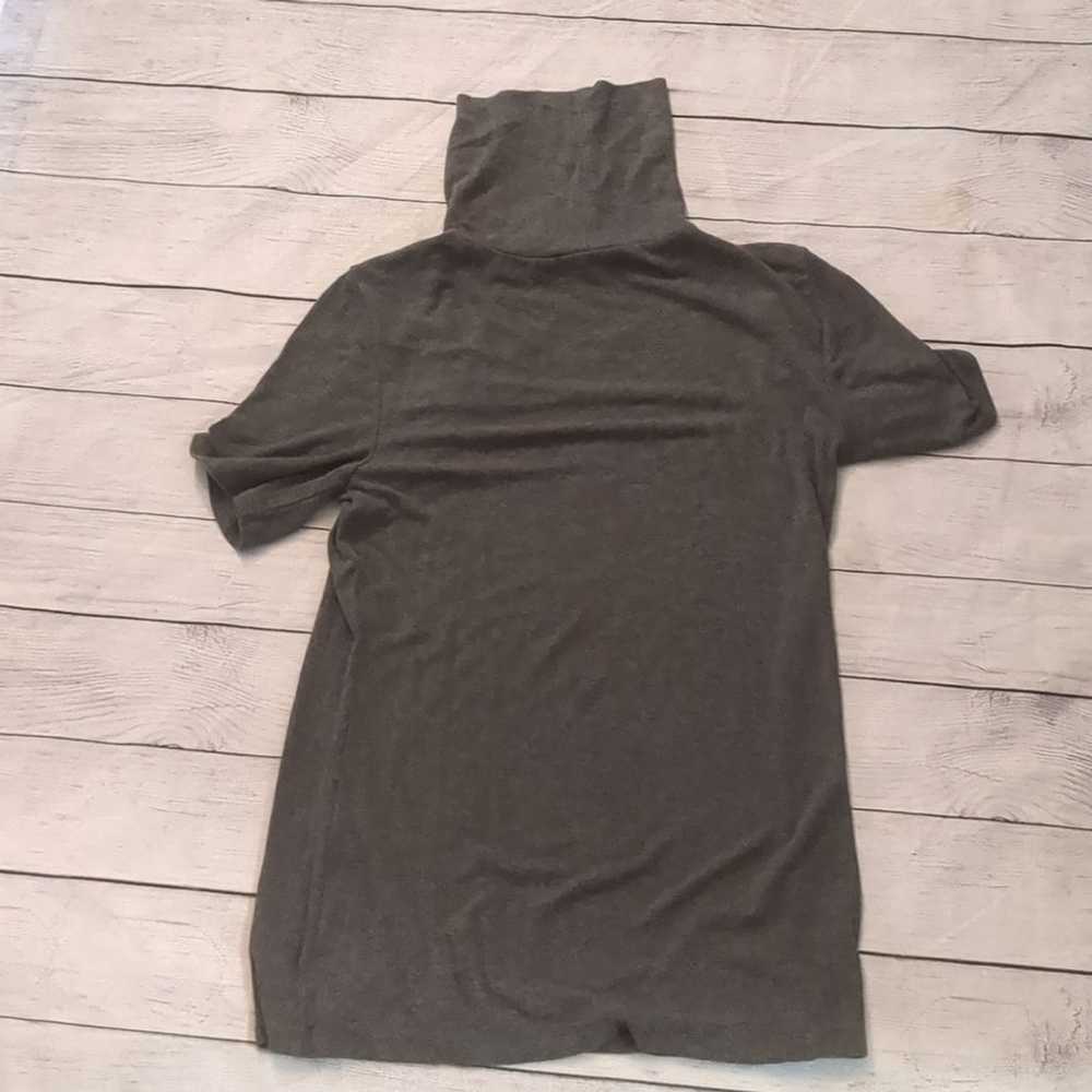 Theory Theory gray short sleeve turtleneck size s… - image 2