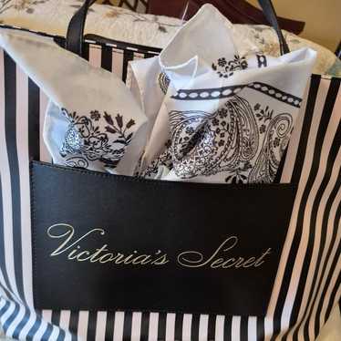 Victoria secret tote