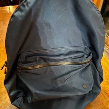 NWOT Lululemon backpack. Unisex. Beautiful dark bl