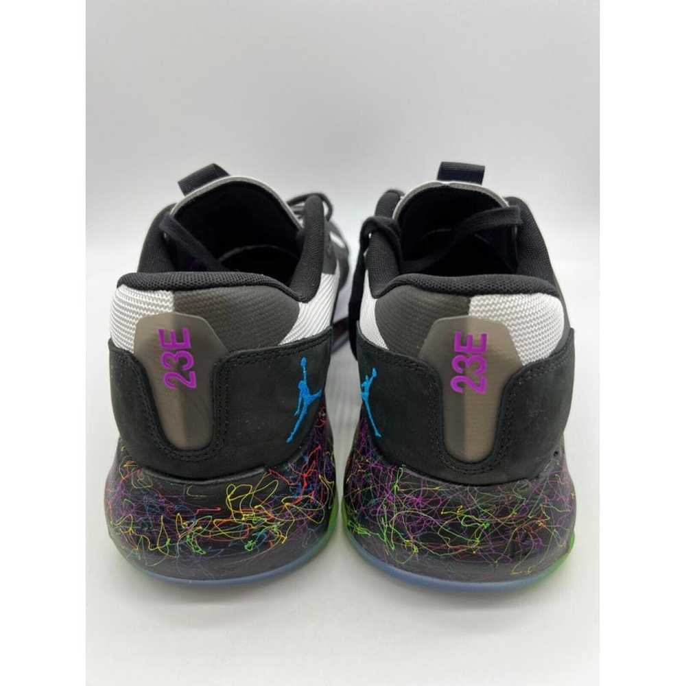 Jordan Low trainers - image 10