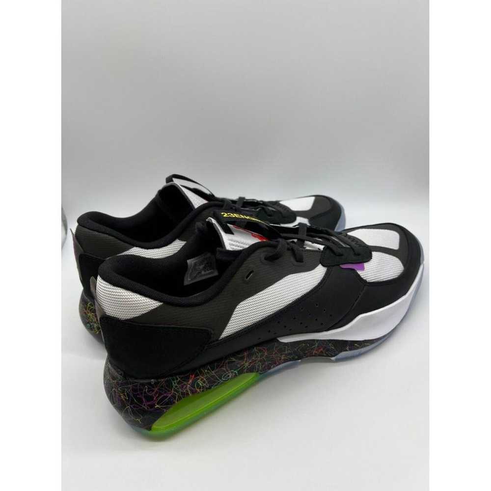 Jordan Low trainers - image 11