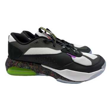 Jordan Low trainers - image 1