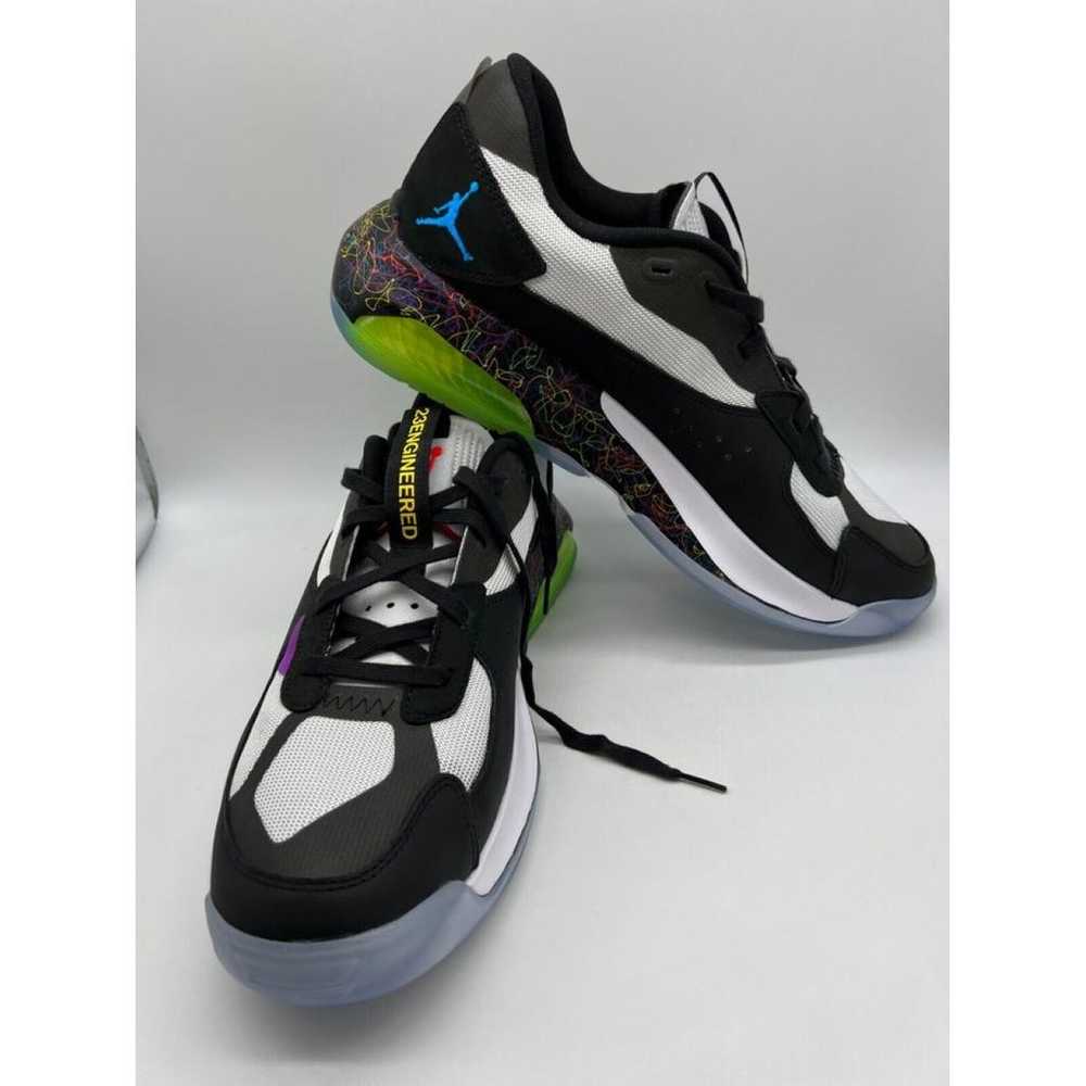 Jordan Low trainers - image 5