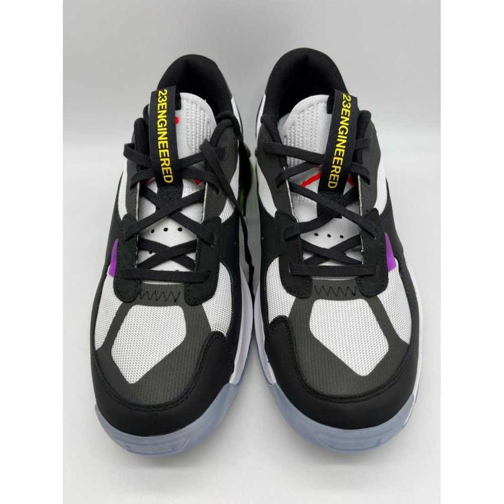 Jordan Low trainers - image 7