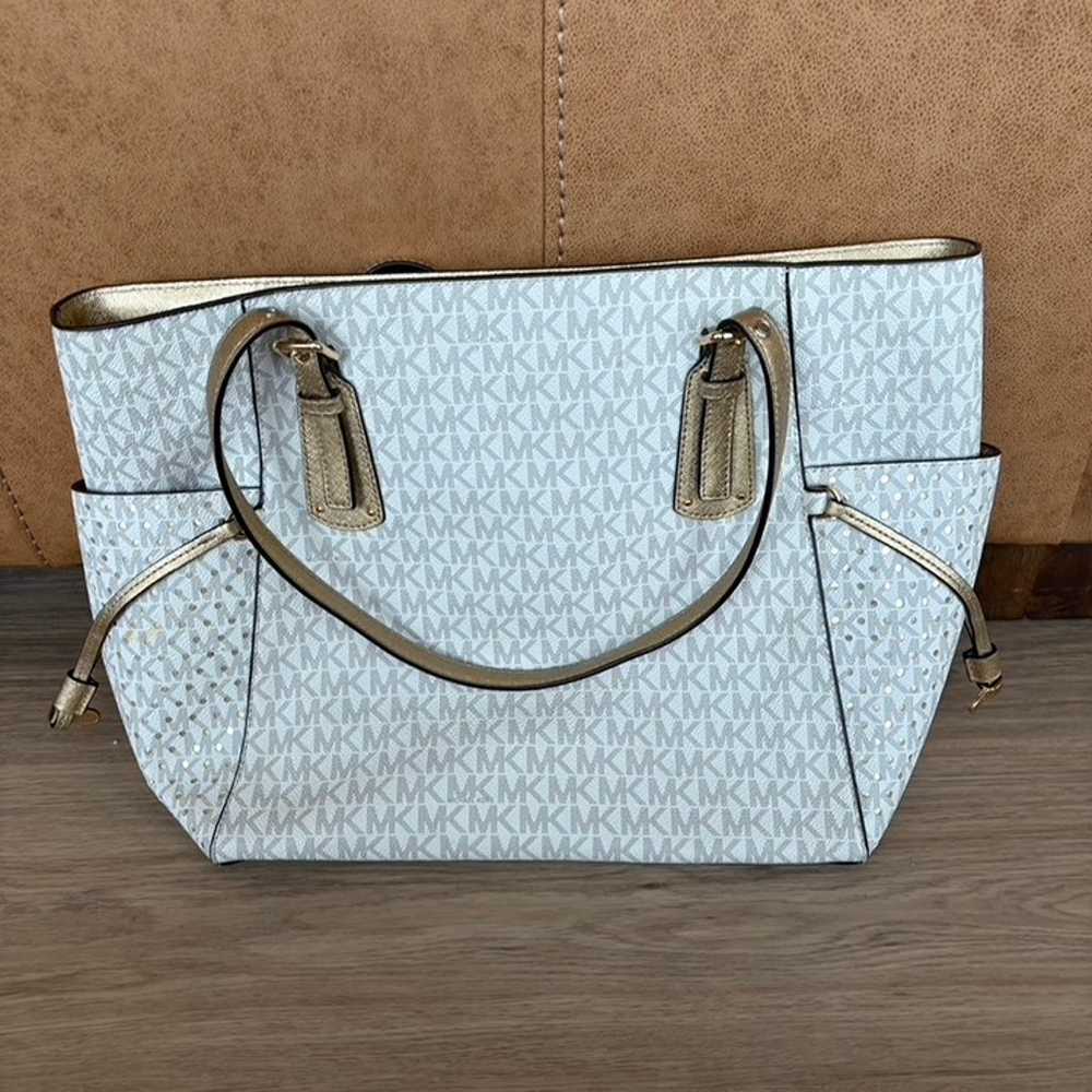 Michael Kors Vanilla & Gold Stars Voyager Tote Be… - image 1