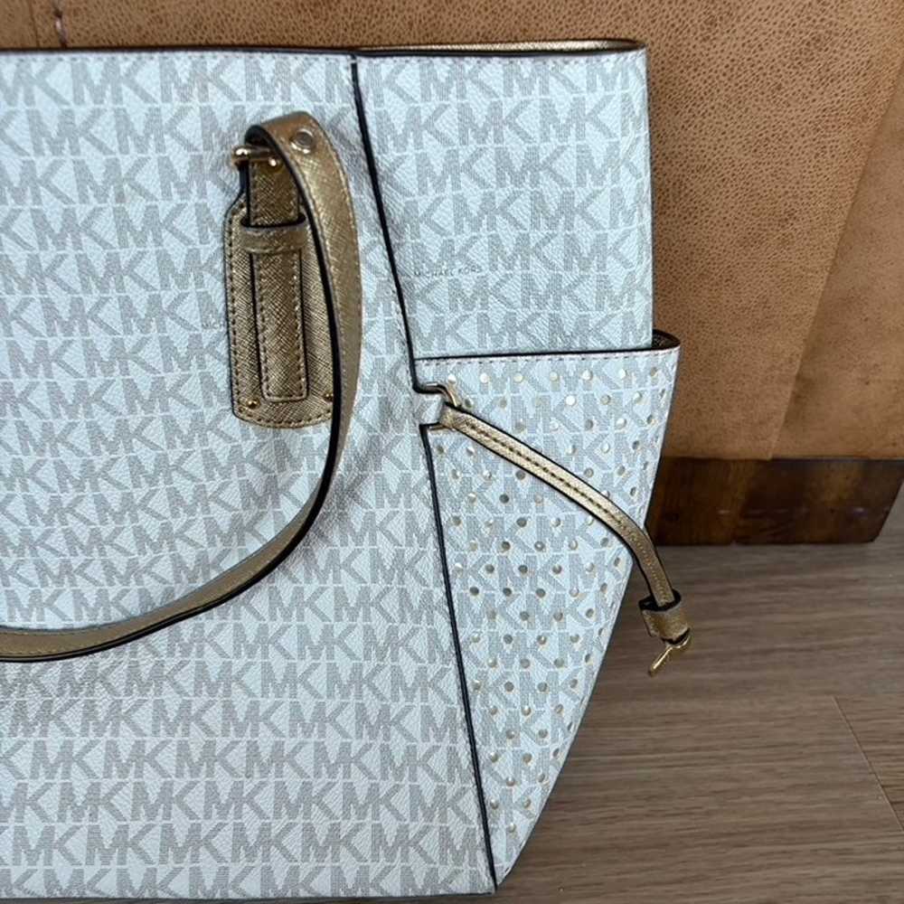 Michael Kors Vanilla & Gold Stars Voyager Tote Be… - image 2