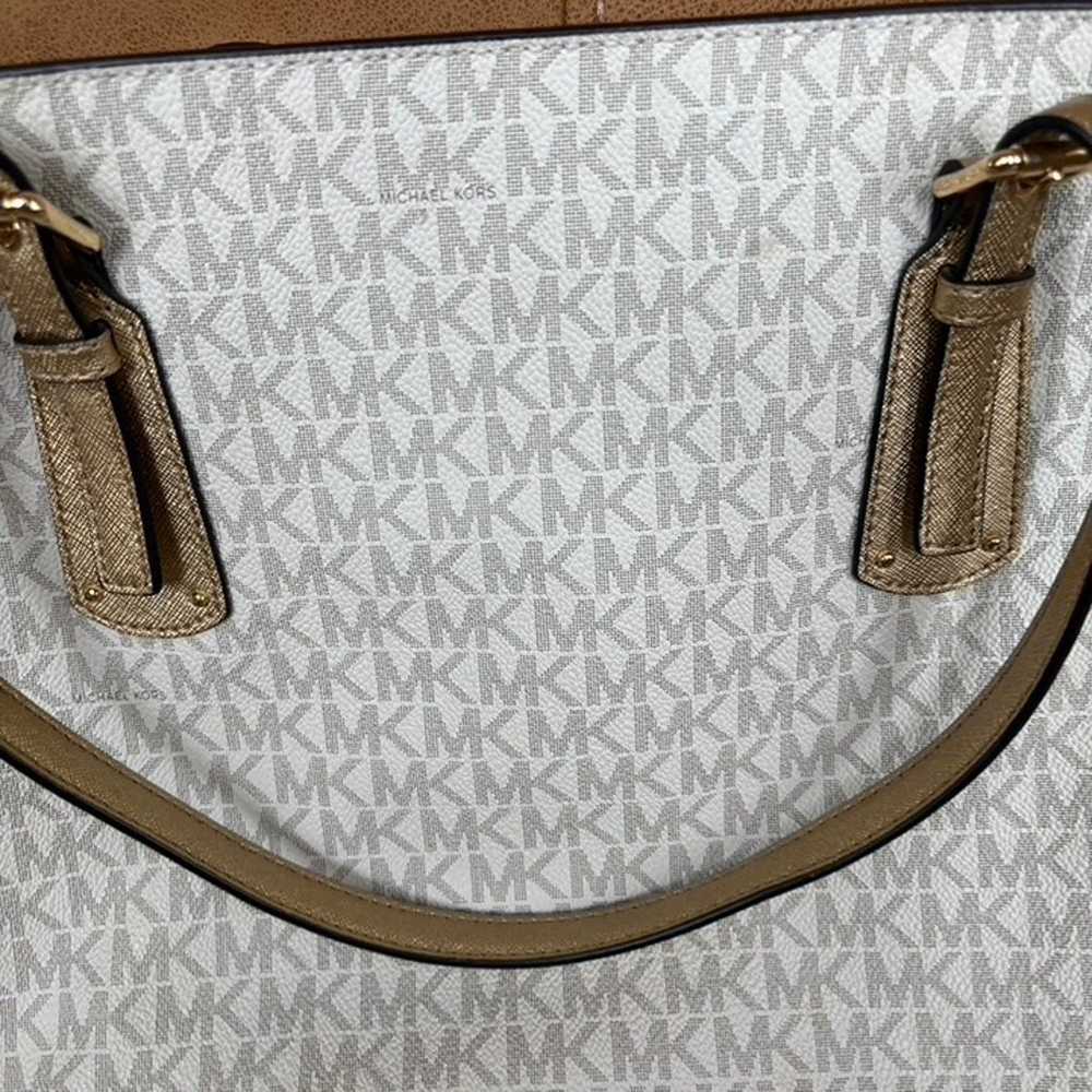 Michael Kors Vanilla & Gold Stars Voyager Tote Be… - image 3