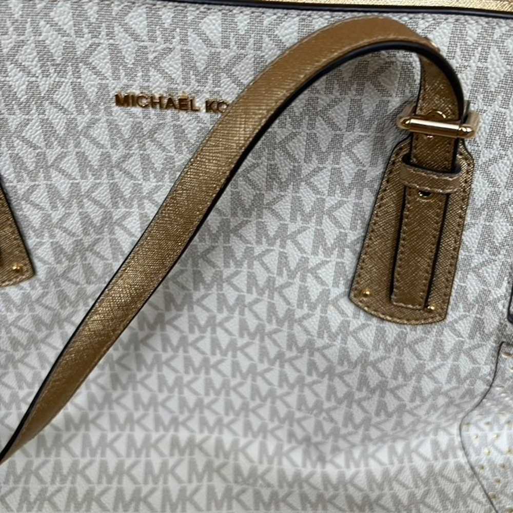 Michael Kors Vanilla & Gold Stars Voyager Tote Be… - image 6