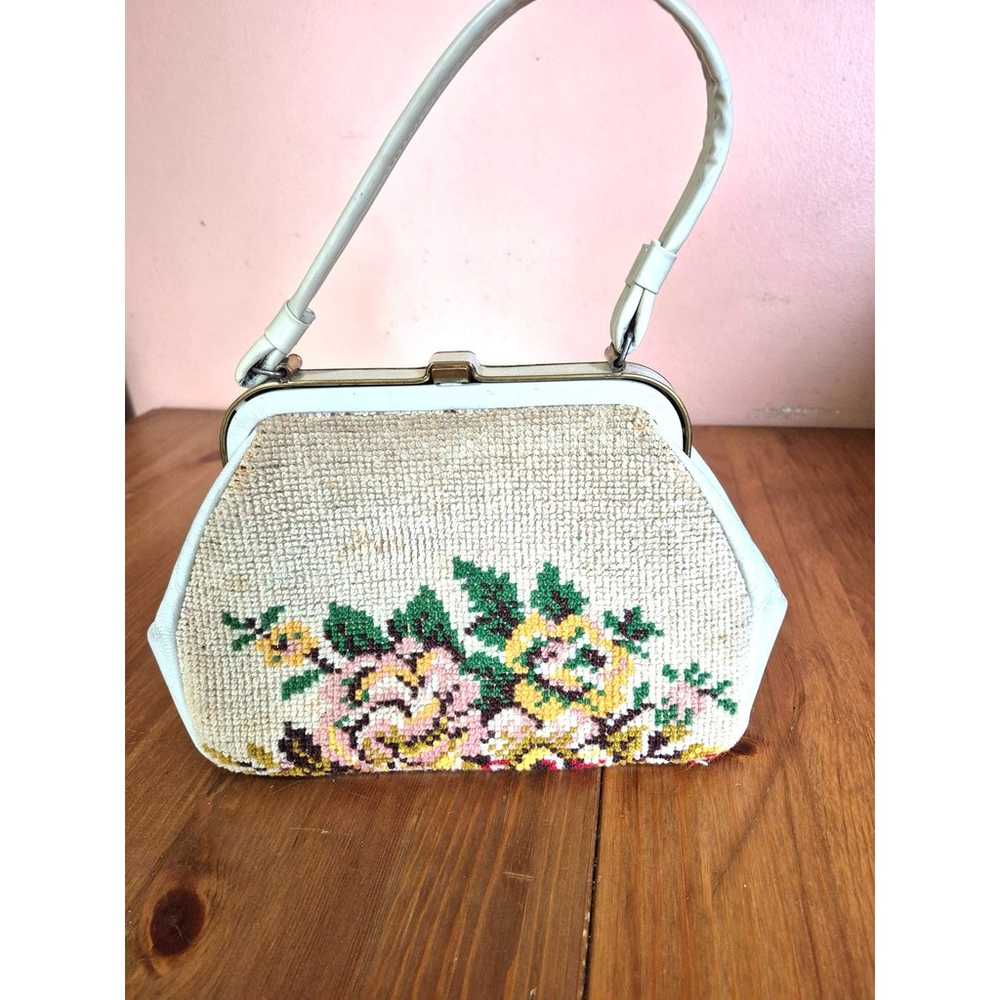 Vintage 1950s needlepoint floral handbag bag medi… - image 3