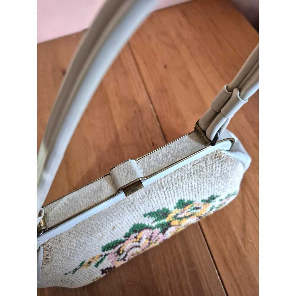 Vintage 1950s needlepoint floral handbag bag medi… - image 5