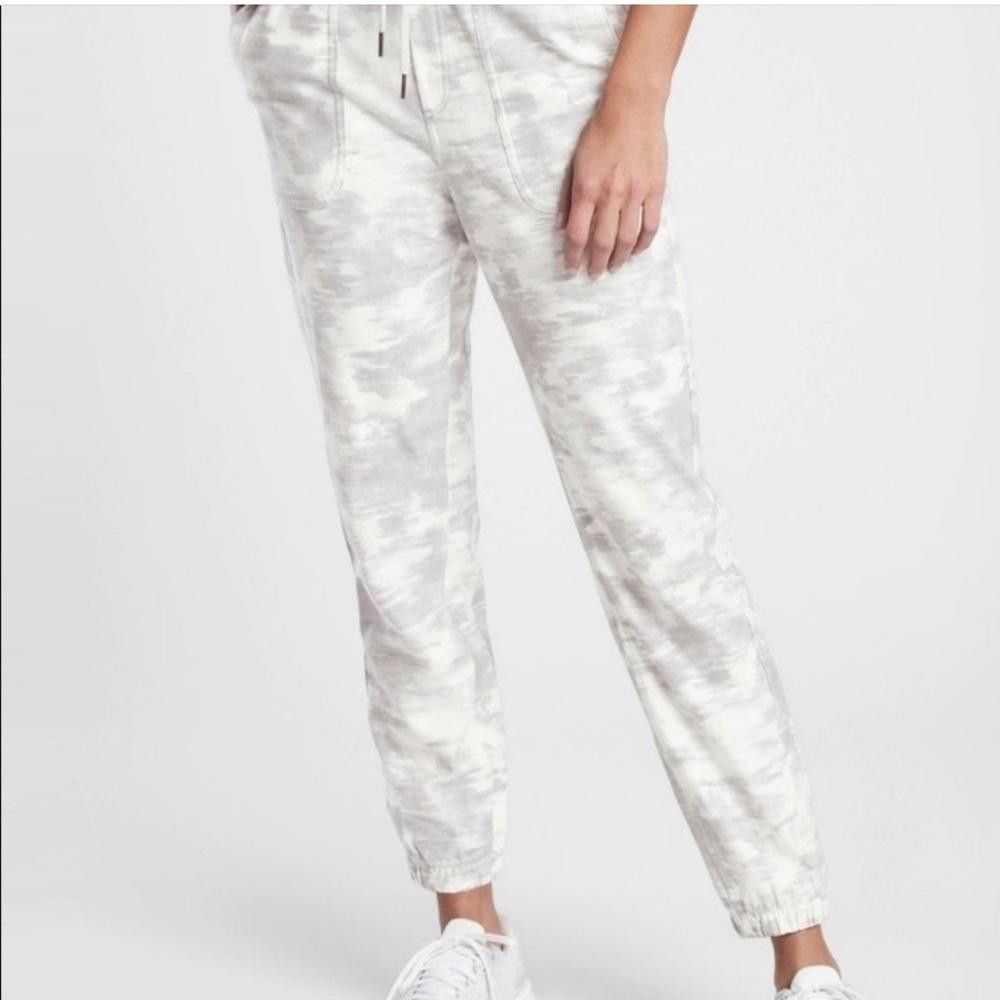 Designer Athleta Farallon Printed Jogger Pants 65… - image 2