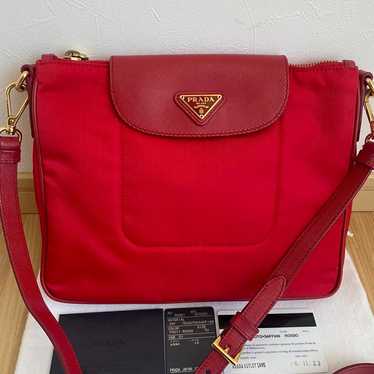 Pristine condition PRADA shoulder bag in red with… - image 1