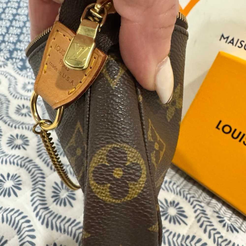 Louis Vuitton Mini Pochette Accessoires in Monogr… - image 12