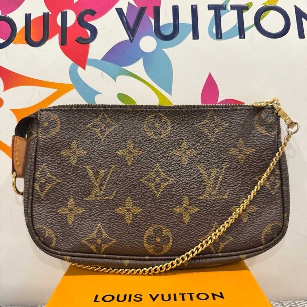 Louis Vuitton Mini Pochette Accessoires in Monogr… - image 5