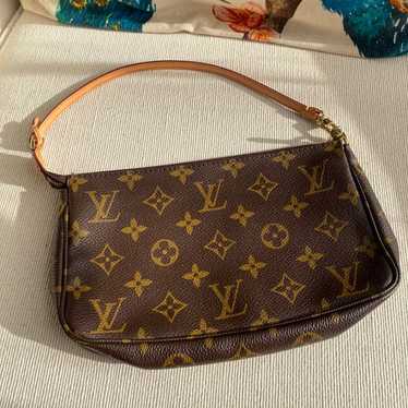 LOUIS VUITTON Pochette Monogram