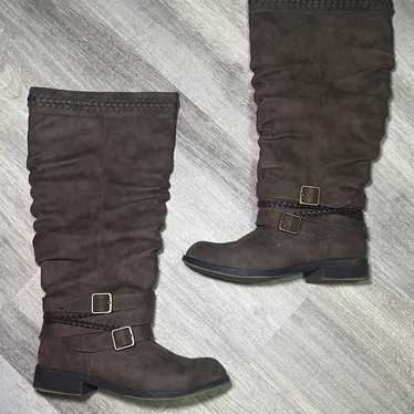 Just fab, beautiful brown 7W women’s boots - image 1