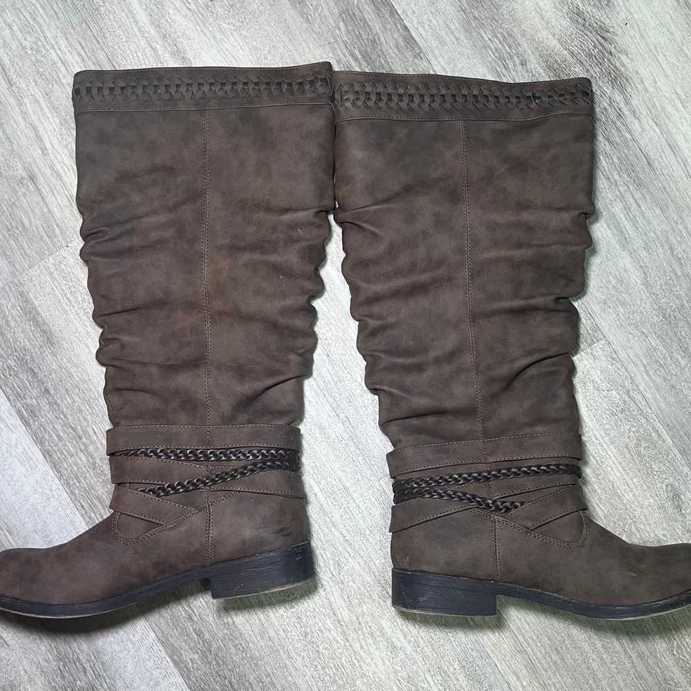 Just fab, beautiful brown 7W women’s boots - image 2