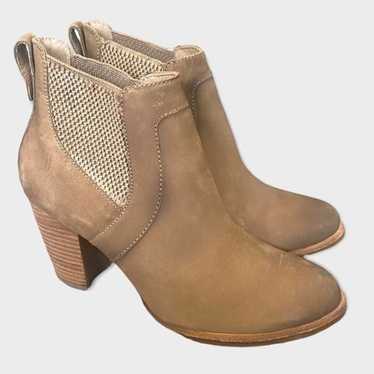 Ugg Heeled Tan Booties