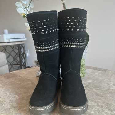 Bearpaw Silverton Studding Detail Boot size 8