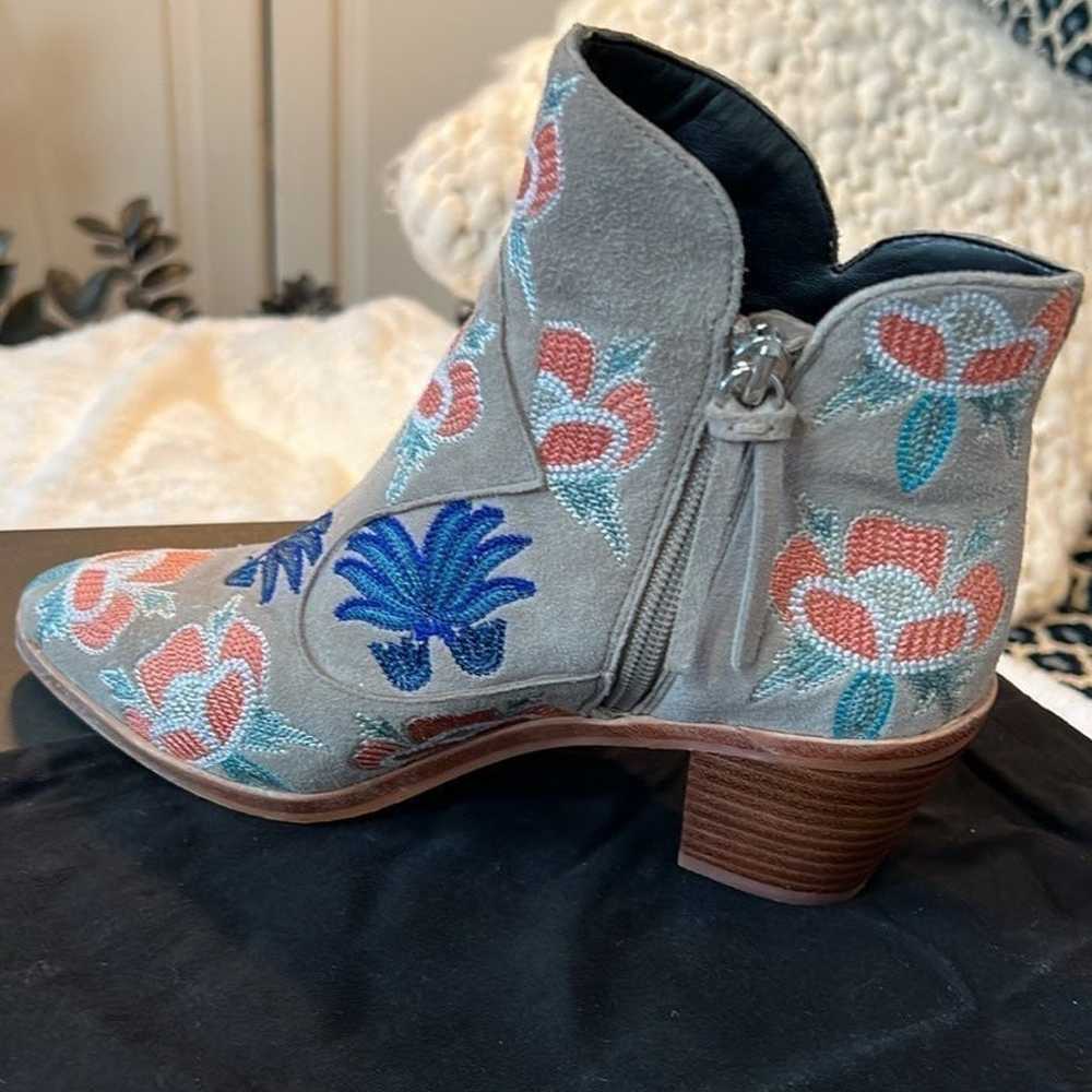 Rebecca Minkoff floral embroidered booties size 6 - image 5