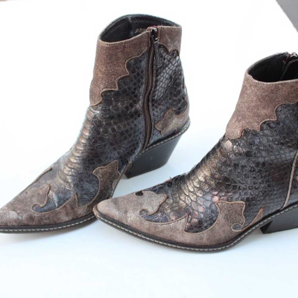 Donald J. Pliner Western boots - image 10