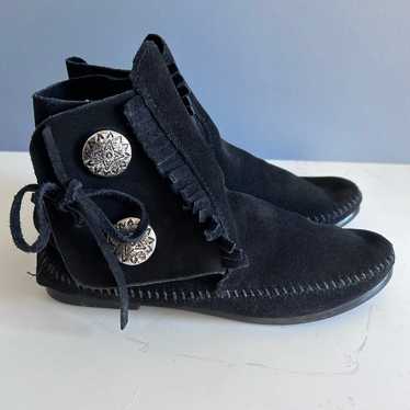 Minnetonka moccasin believes size 7 black conch f… - image 1