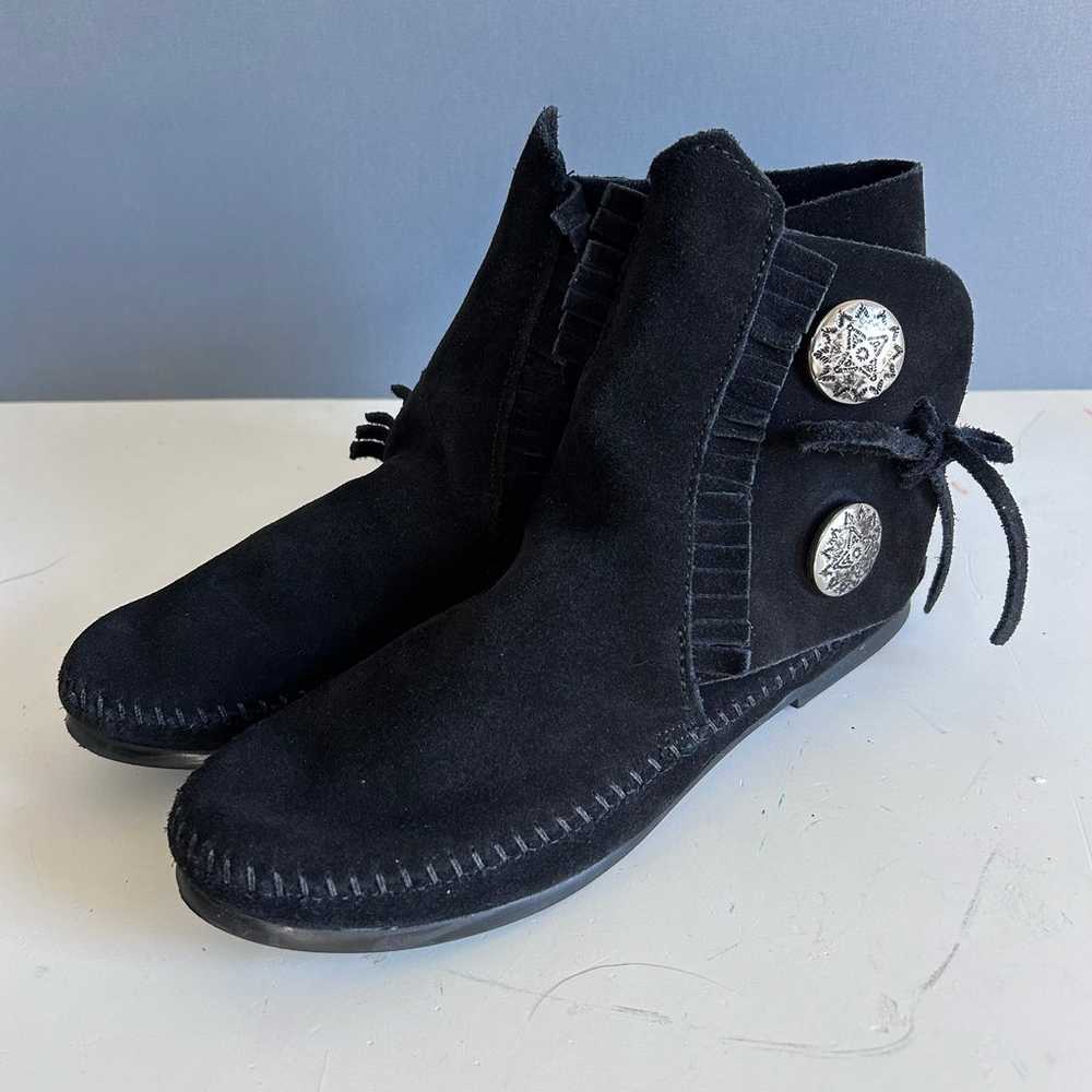 Minnetonka moccasin believes size 7 black conch f… - image 2