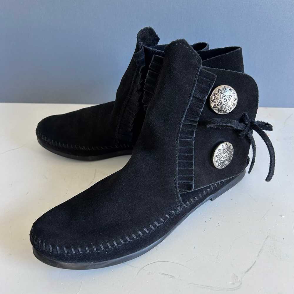 Minnetonka moccasin believes size 7 black conch f… - image 3