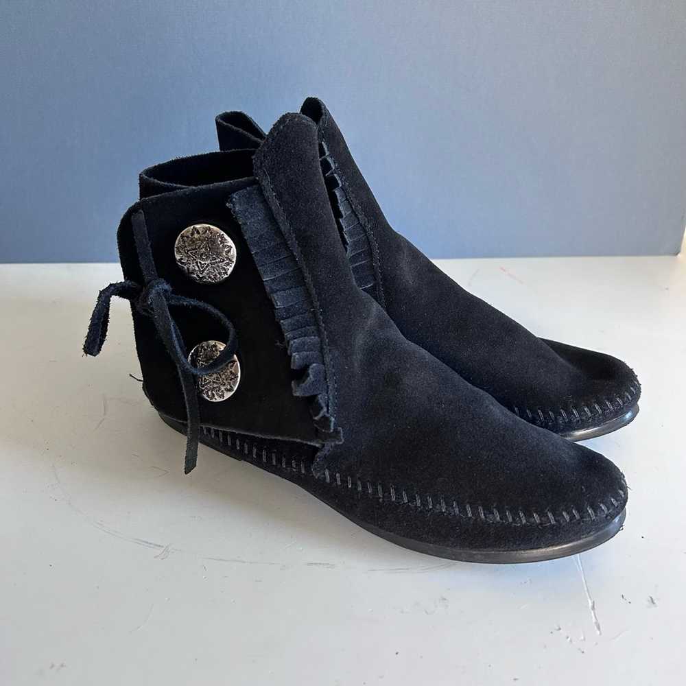 Minnetonka moccasin believes size 7 black conch f… - image 4