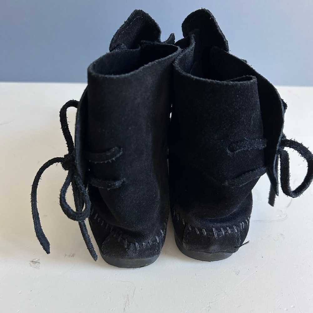 Minnetonka moccasin believes size 7 black conch f… - image 7