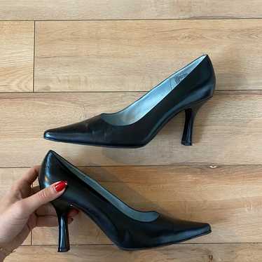 Vintage black pump heels