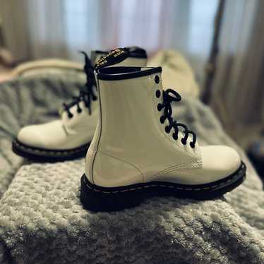 NWOT Doc Martens lace up boots white patent leathe