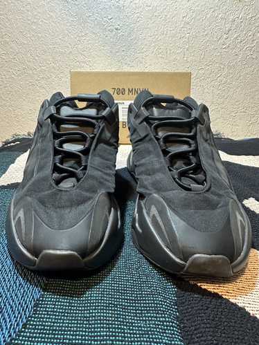 Adidas Yeezy Boost 700 MNVN