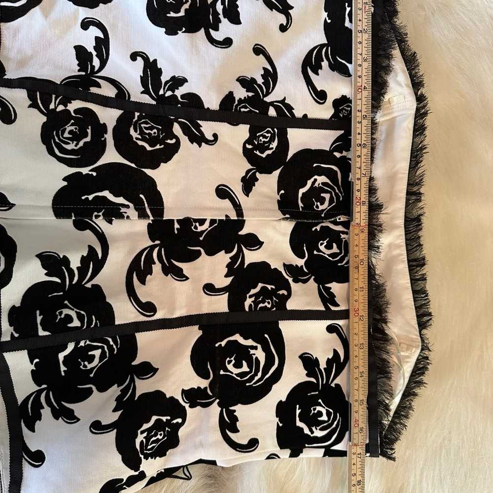 WHBM FLOCKED WHITE & BLACK ROSES FRINGE TRIMMED B… - image 4