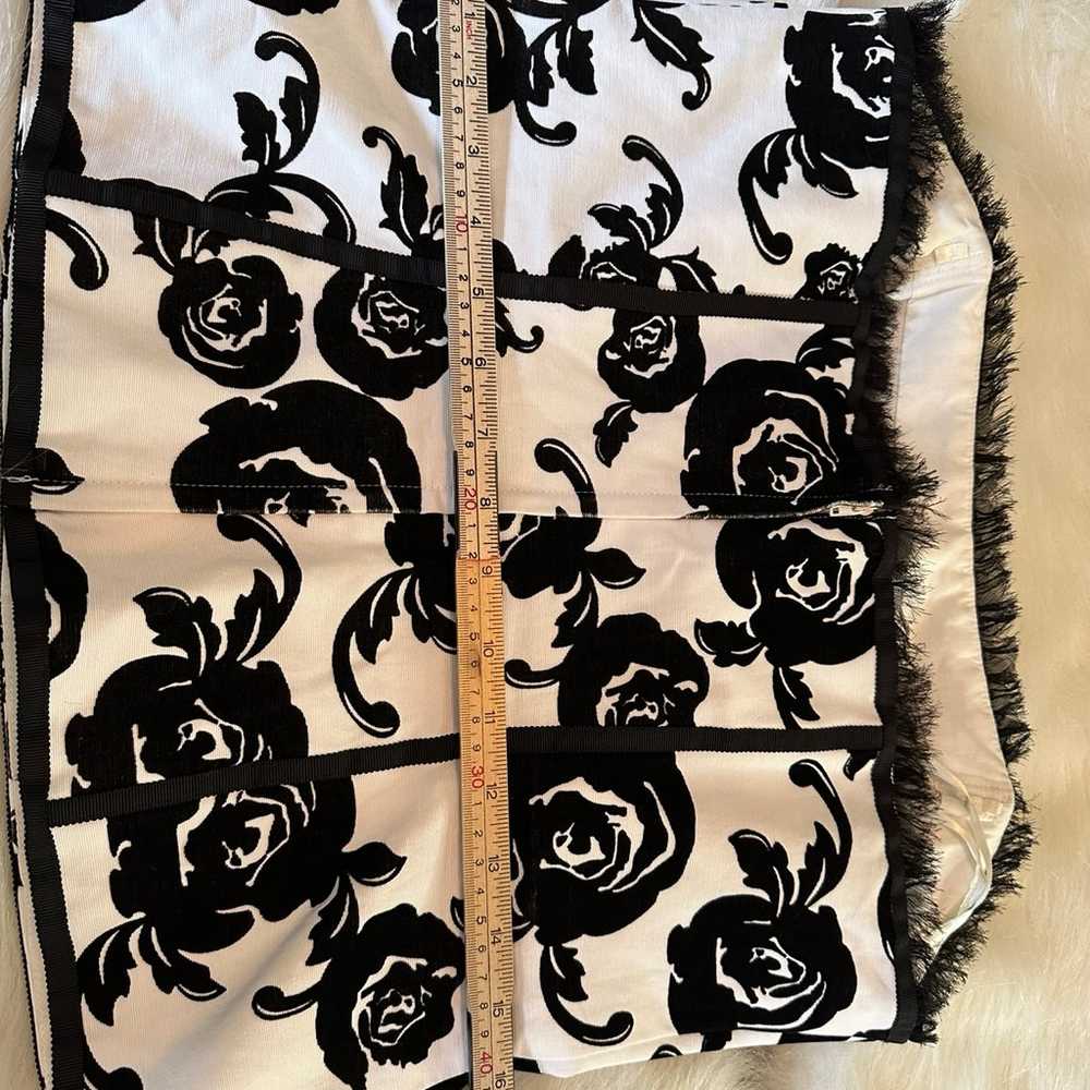 WHBM FLOCKED WHITE & BLACK ROSES FRINGE TRIMMED B… - image 5