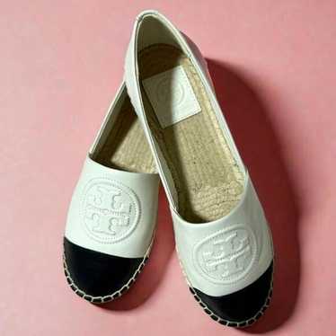 Tory Burch Off-White/Black Logo Embossed Leather … - image 1