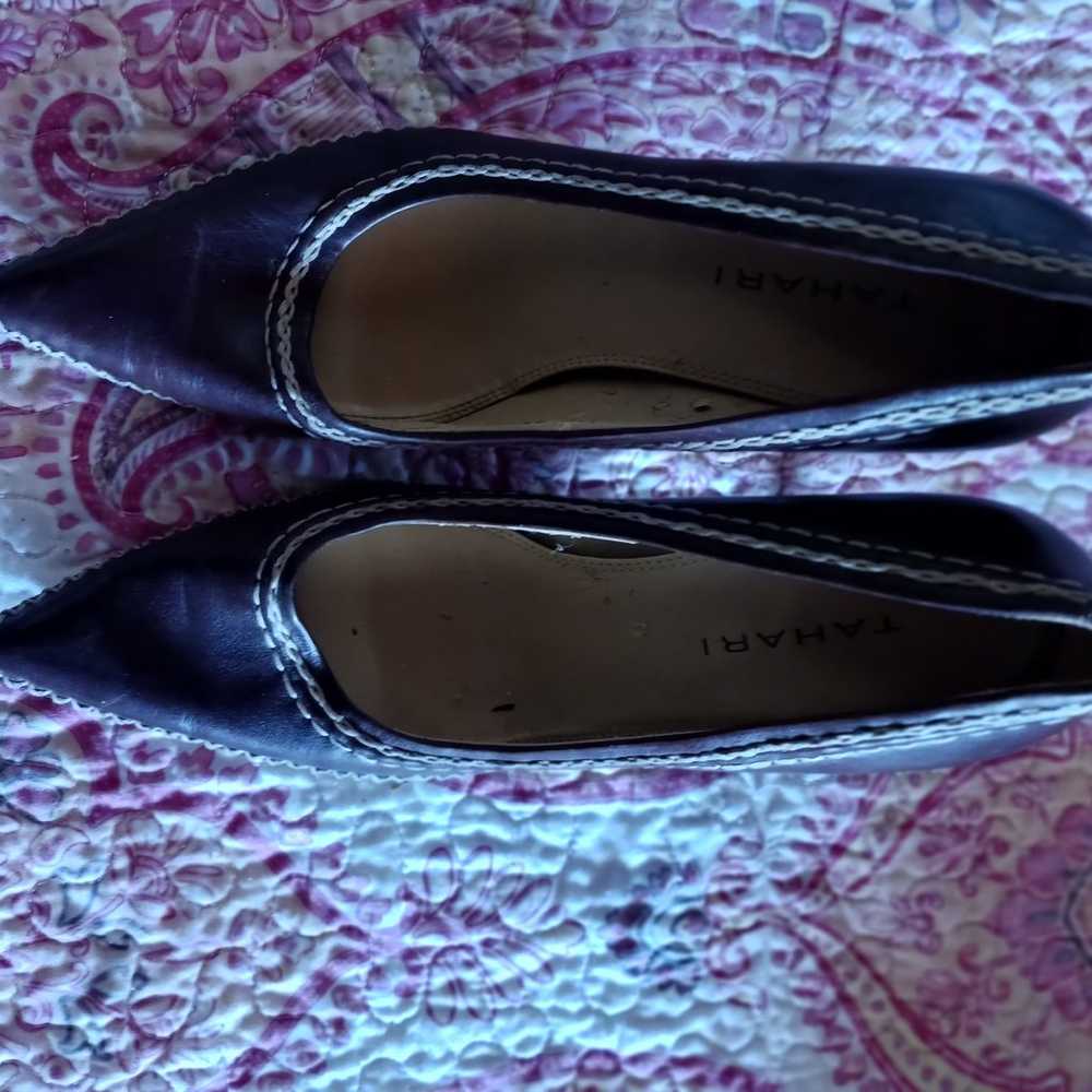 Tahari pumps - image 2