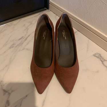 ADEVIVRE pumps, in excellent condition. - image 1