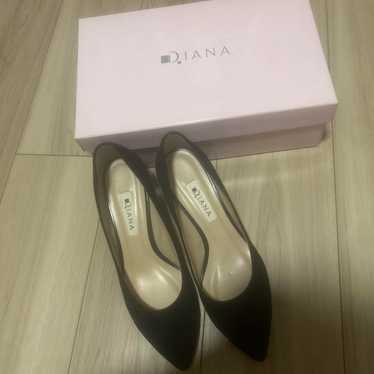 DIANA Black Pumps with Box