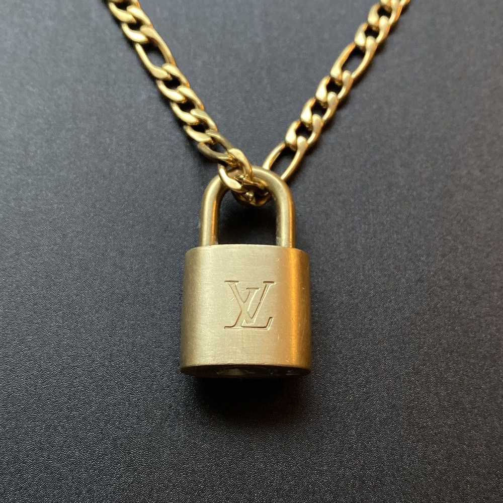 Louis Vuitton Louis Vuitton Lock & Gold Necklace - image 2